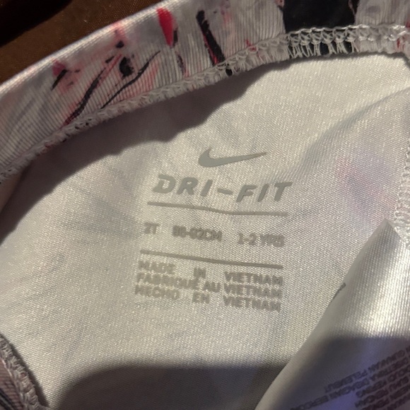 Nike pink Long Sleeve Shirt with Patterned Leggings - Picture 3 of 6